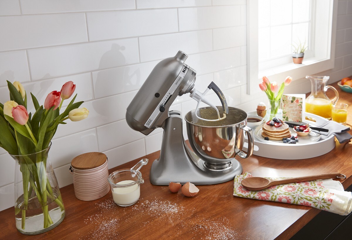 Value Bundle Artisan® Series 5 Quart Tilt-Head Stand Mixer with Flex Edge Beater - Contour Silver - Image 2